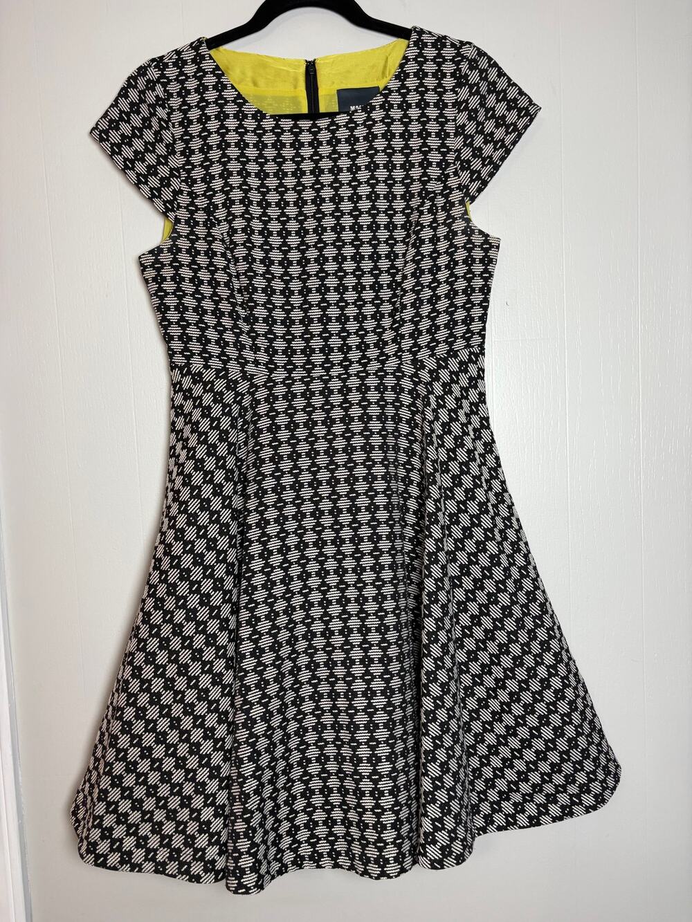 Anthropologie Maeve Black White Geometric Fit Flare Cap Sleeve Knit Dress Size 4